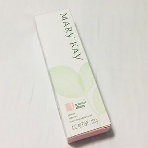 Mary Kay cleanser (botanical effects) 4 dry skin